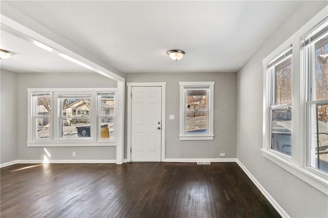 1119 E 84th Street, Kansas City, MO 64131