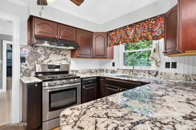 1049 Mitchell Ave, Cookeville, TN 38501