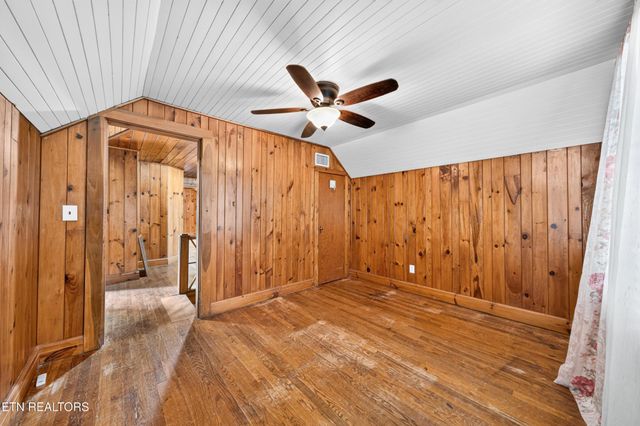 1049 Mitchell Ave, Cookeville, TN 38501