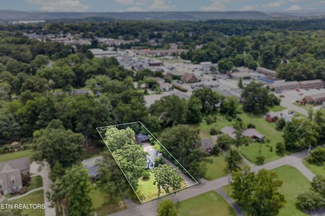 1049 Mitchell Ave, Cookeville, TN 38501