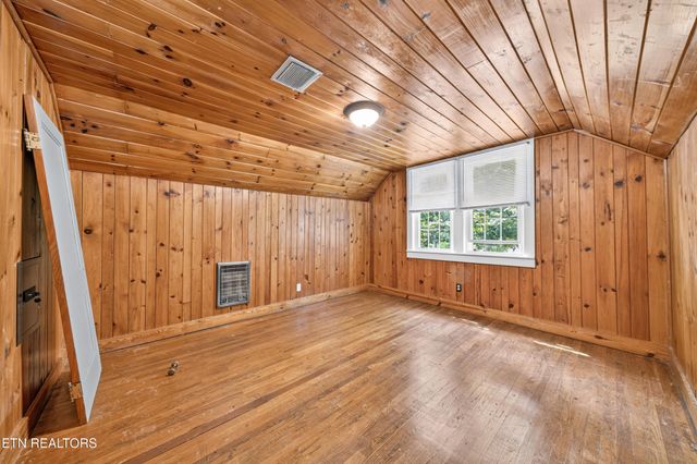 1049 Mitchell Ave, Cookeville, TN 38501