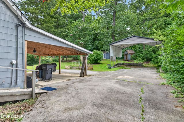 1049 Mitchell Ave, Cookeville, TN 38501