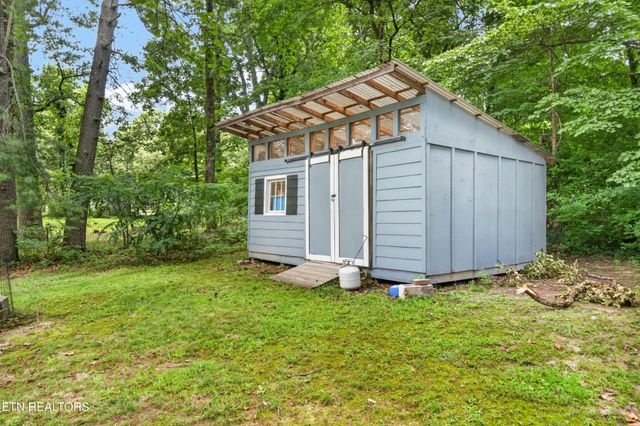 1049 Mitchell Ave, Cookeville, TN 38501