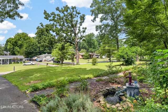 1049 Mitchell Ave, Cookeville, TN 38501