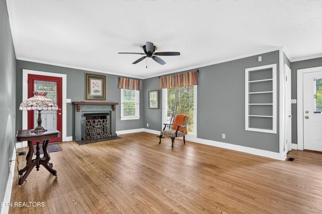 1049 Mitchell Ave, Cookeville, TN 38501