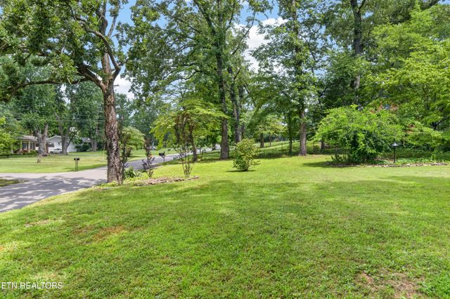 1049 Mitchell Ave, Cookeville, TN 38501