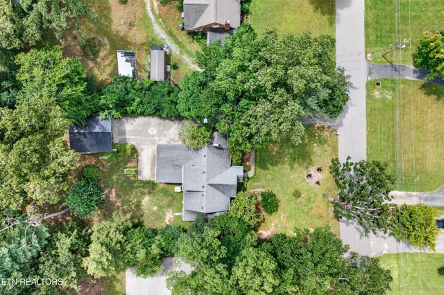 1049 Mitchell Ave, Cookeville, TN 38501