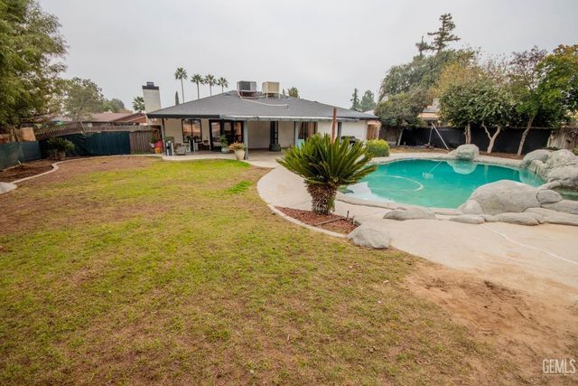 13400 Frenchglen Avenue, Bakersfield, CA 93314