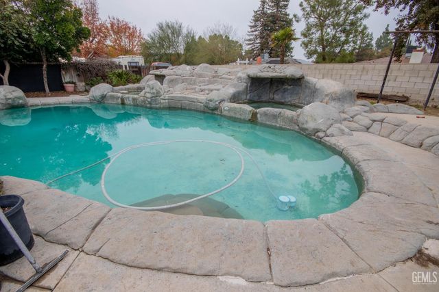 13400 Frenchglen Avenue, Bakersfield, CA 93314