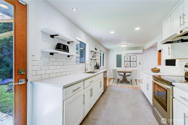 1010 Main Street, Edmonds, WA 98020