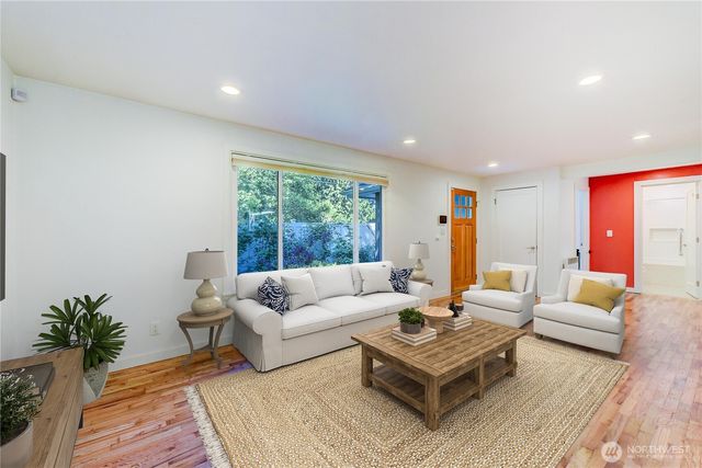 1010 Main Street, Edmonds, WA 98020