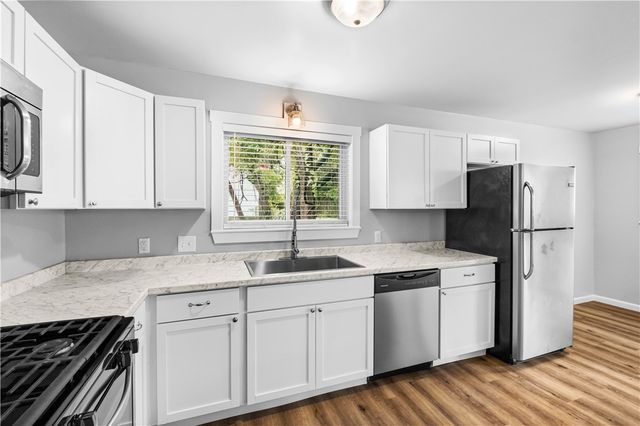 574 S Sang Avenue, Fayetteville, AR 72701