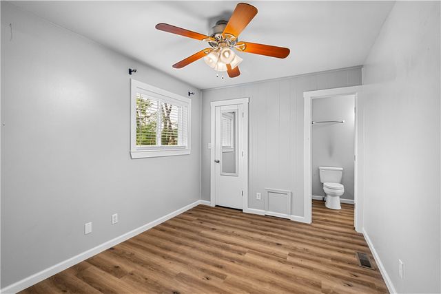 574 S Sang Avenue, Fayetteville, AR 72701
