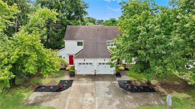 574 S Sang Avenue, Fayetteville, AR 72701
