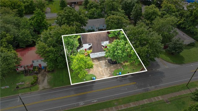 574 S Sang Avenue, Fayetteville, AR 72701