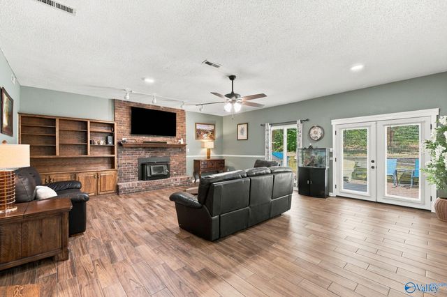 4410 Dogwood Drive SW, Decatur, AL 35603