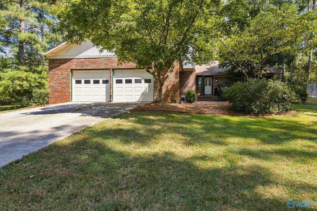 4410 Dogwood Drive SW, Decatur, AL 35603