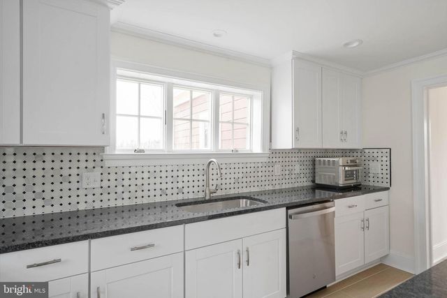 32 BROAD ST, Greenwood, DE 19950