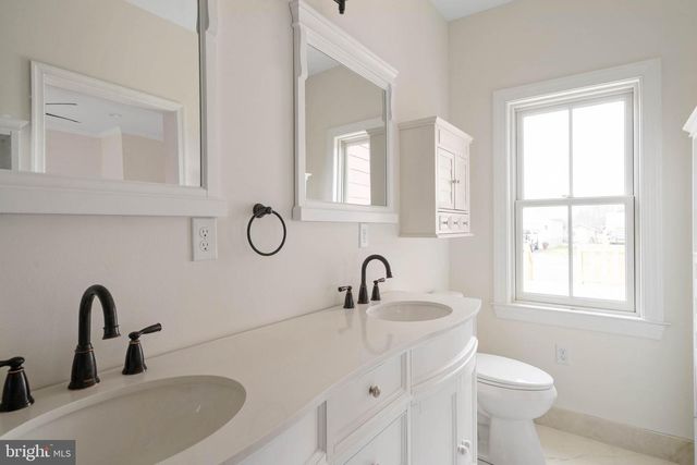 32 BROAD ST, Greenwood, DE 19950