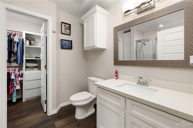 3421 Dessert Inn Drive, Edinburg, TX 78541