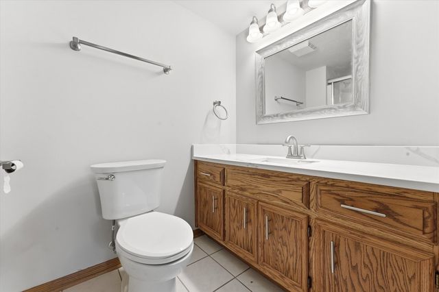 4910 134th Court 101, Crestwood, IL 60418