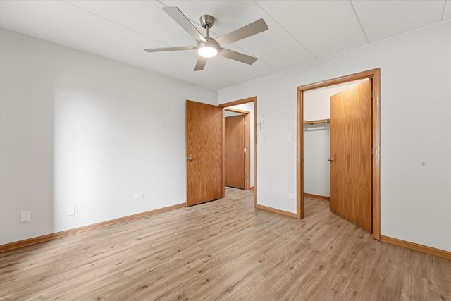 4910 134th Court 101, Crestwood, IL 60418
