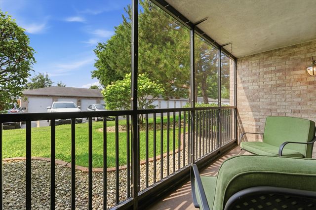 4910 134th Court 101, Crestwood, IL 60418