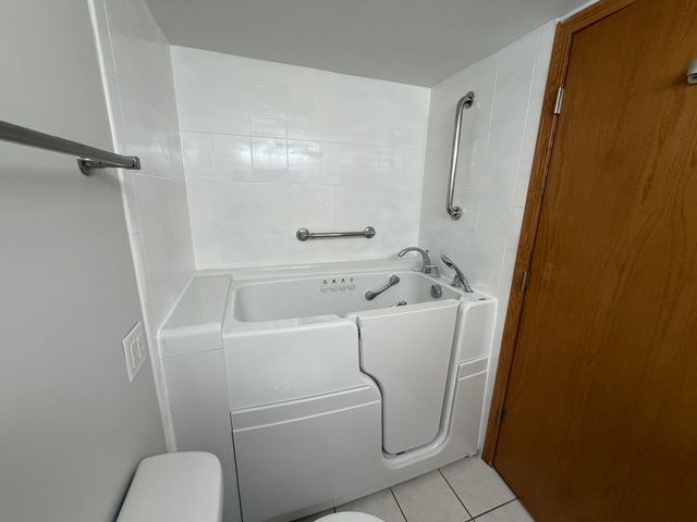 4910 134th Court 101, Crestwood, IL 60418