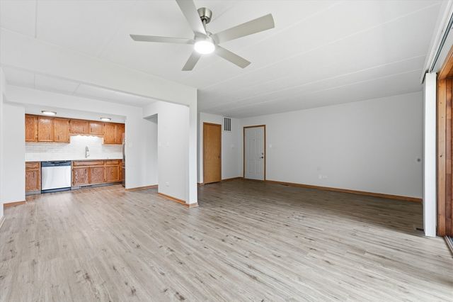 4910 134th Court 101, Crestwood, IL 60418