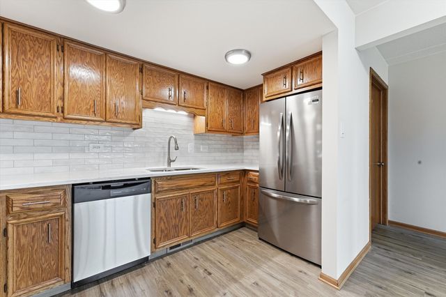 4910 134th Court 101, Crestwood, IL 60418