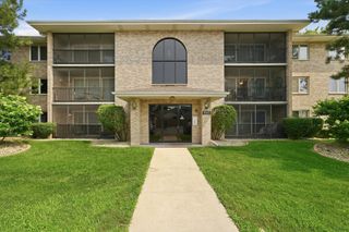 4910 134th Court 101, Crestwood, IL 60418
