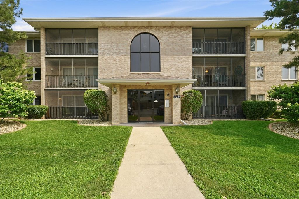 4910 134th Court 101, Crestwood, IL 60418
