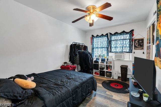 424 Bartlett St, Roselle Boro, NJ 07203