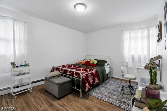 424 Bartlett St, Roselle Boro, NJ 07203