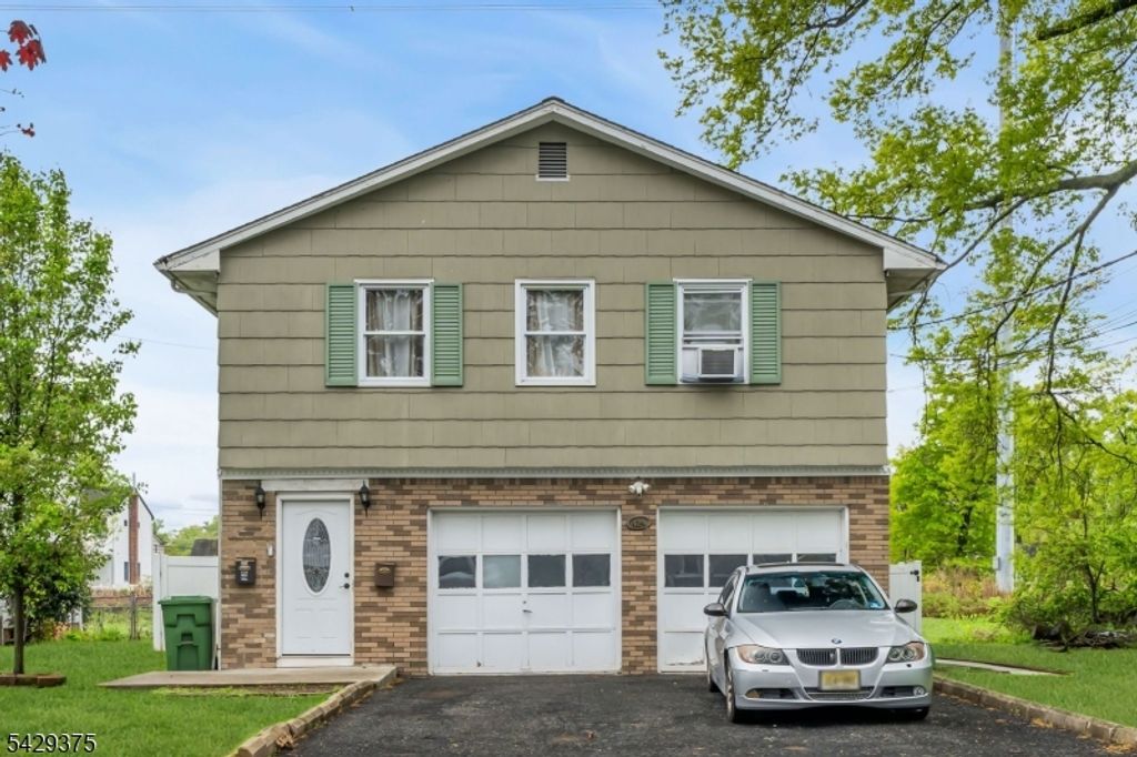 424 Bartlett St, Roselle Boro, NJ 07203