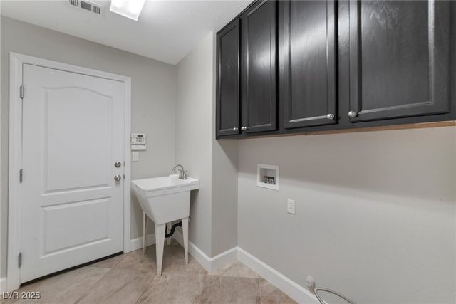 6012 Chessington Avenue, Las Vegas, NV 89131