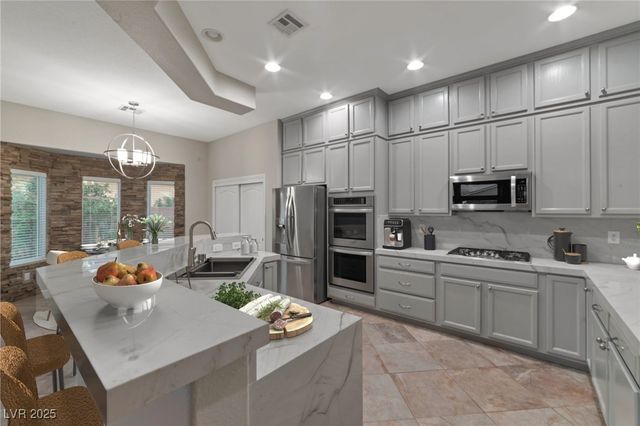 6012 Chessington Avenue, Las Vegas, NV 89131