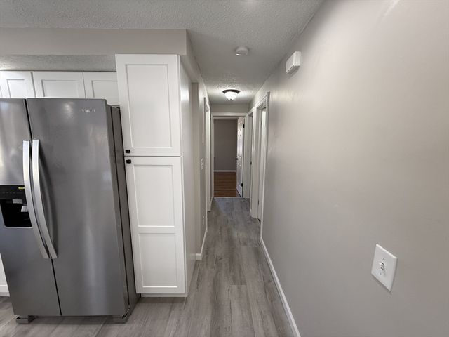 18 Lawton St, Springfield, MA 01109