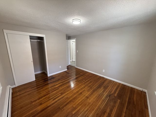 18 Lawton St, Springfield, MA 01109