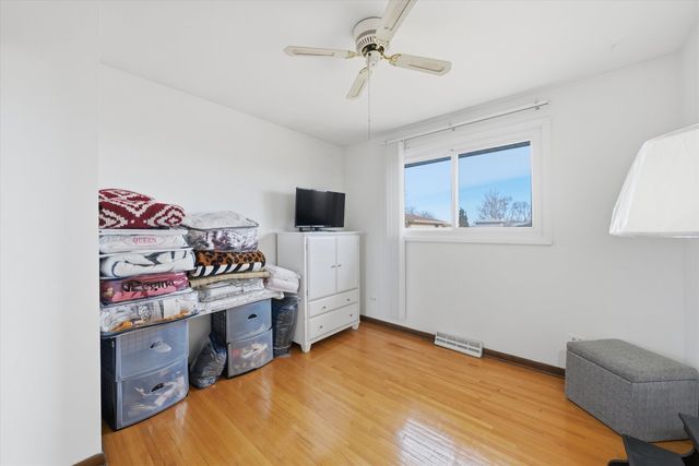 6252 157th Street, Oak Forest, IL 60452