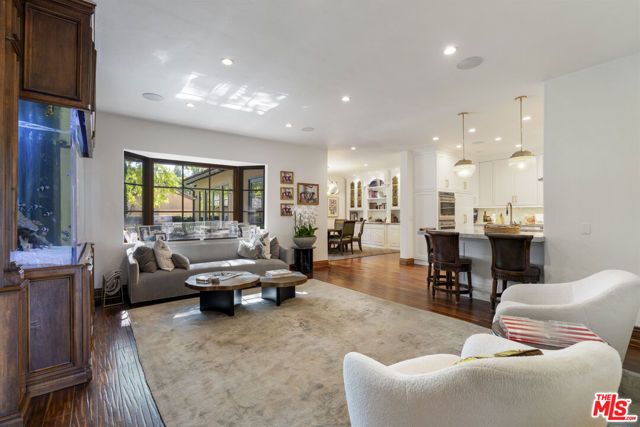 305 S June Street, Los Angeles, CA 90020