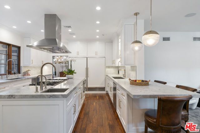 305 S June Street, Los Angeles, CA 90020