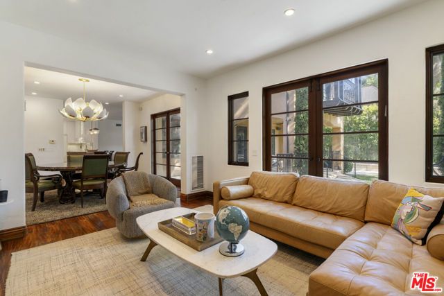 305 S June Street, Los Angeles, CA 90020