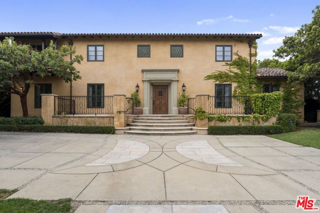 305 S June Street, Los Angeles, CA 90020