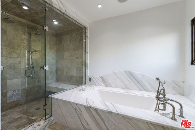 305 S June Street, Los Angeles, CA 90020