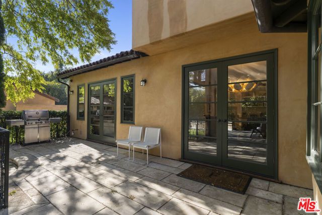 305 S June Street, Los Angeles, CA 90020