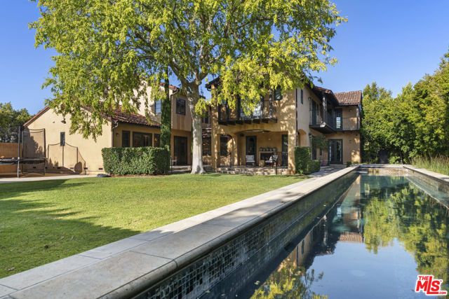 305 S June Street, Los Angeles, CA 90020