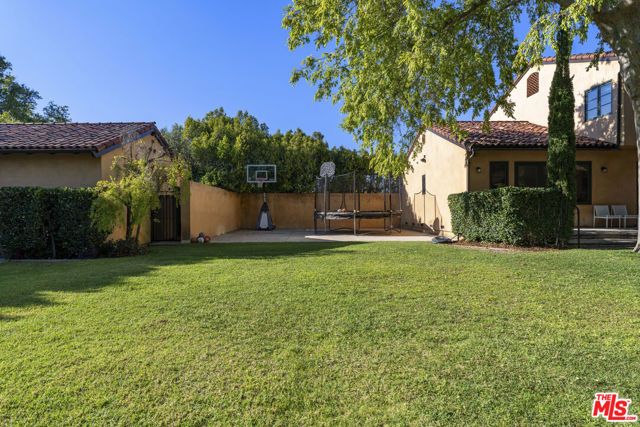 305 S June Street, Los Angeles, CA 90020