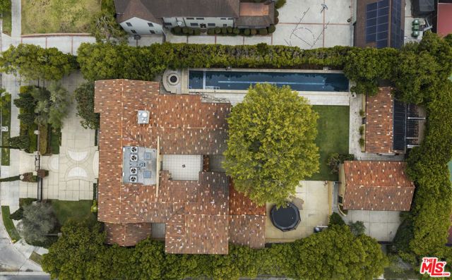 305 S June Street, Los Angeles, CA 90020