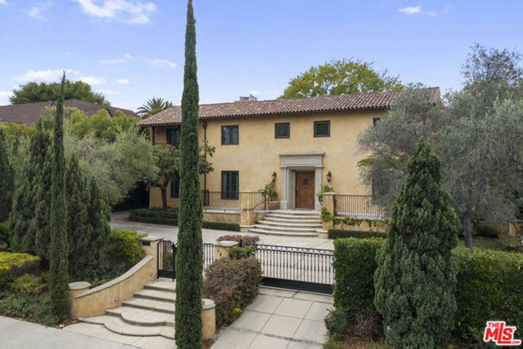 305 S June Street, Los Angeles, CA 90020
